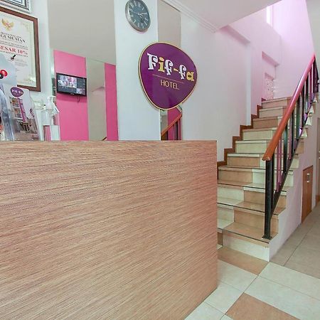 Urbanview Hotel Fiffa Kauman Malang Exterior foto