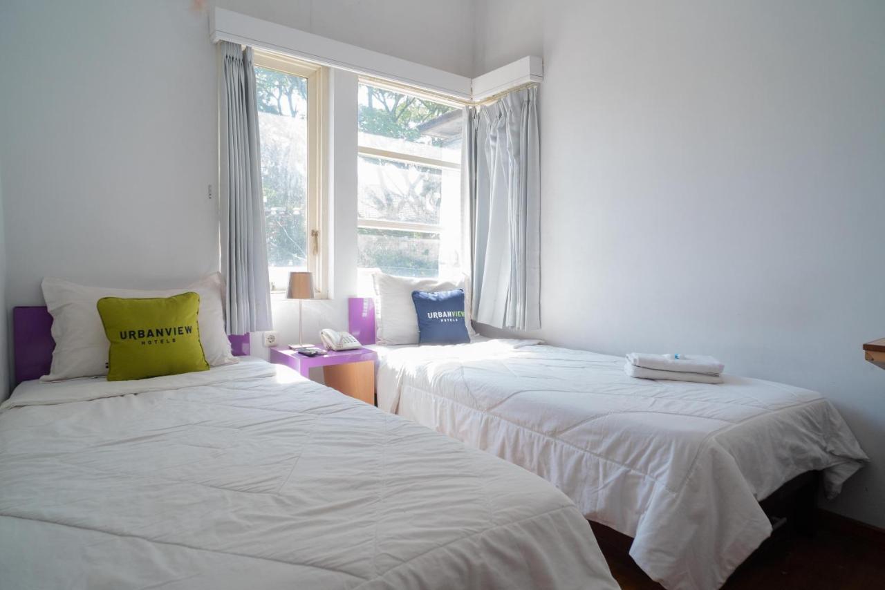 Urbanview Hotel Fiffa Kauman Malang Exterior foto